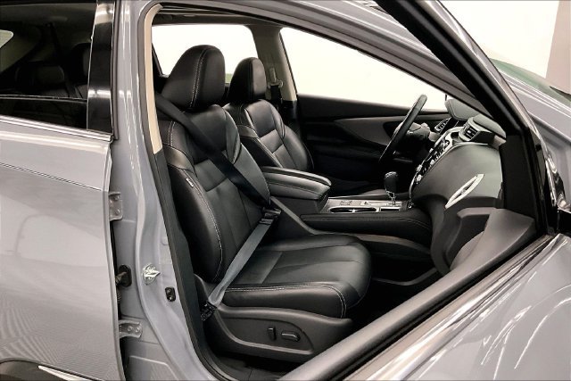 Used 2023 Boulder Gray Pearl Nissan SL image 8