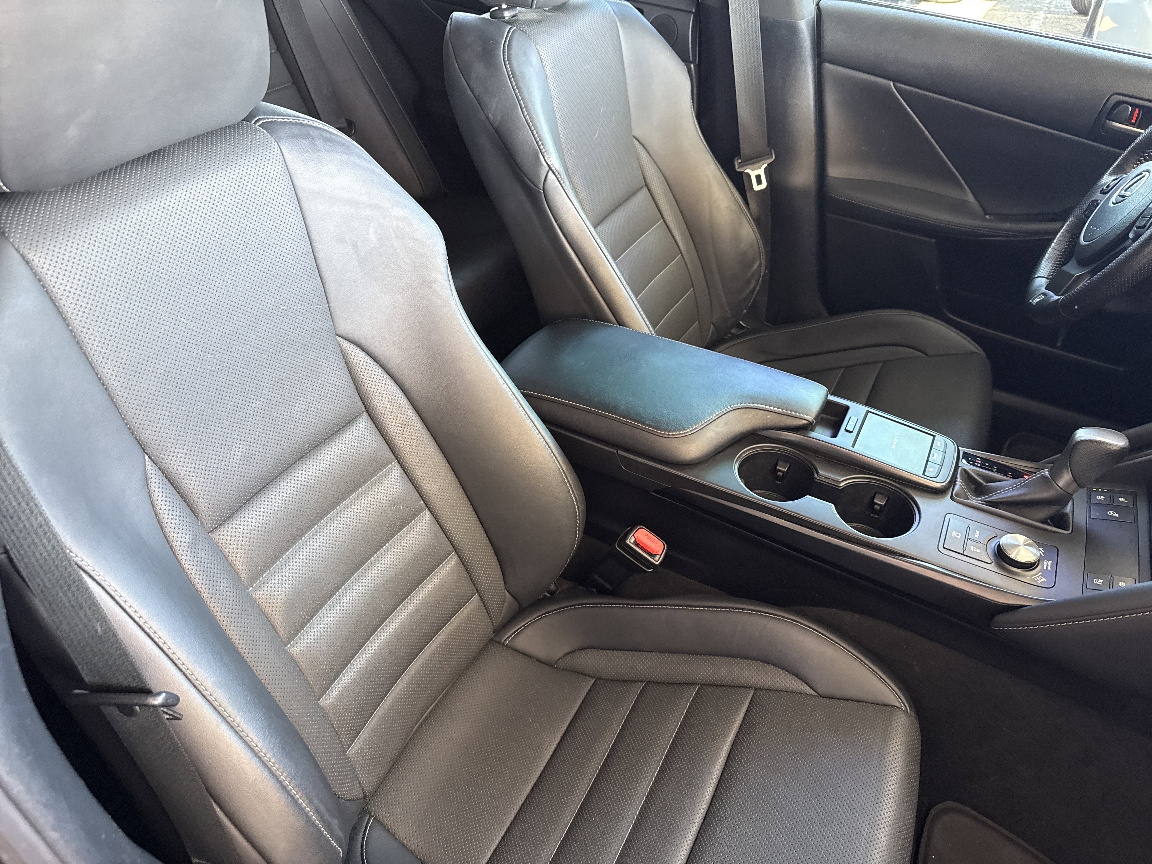 Used 2022  Lexus IS 350 F SPORT image 19