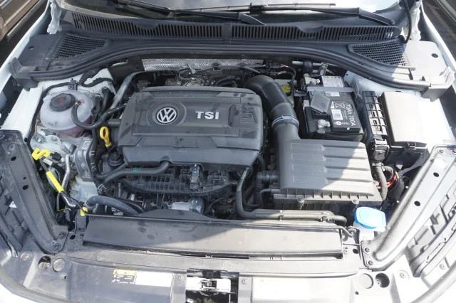 Used 2025  Volkswagen Autobahn image 32