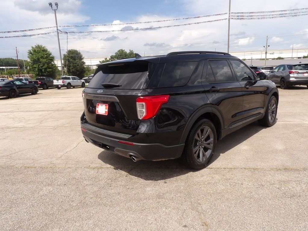 Used 2023 Black Metallic Ford XLT image 2