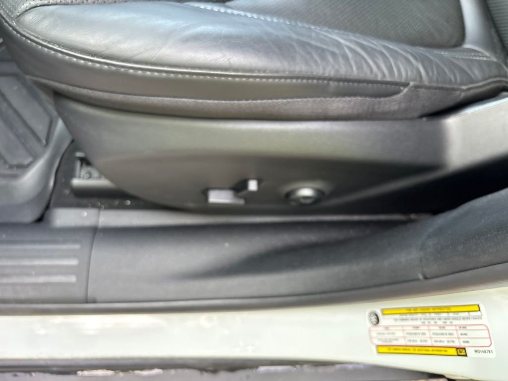 Certified Used 2021 White Jeep Latitude Lux image 25
