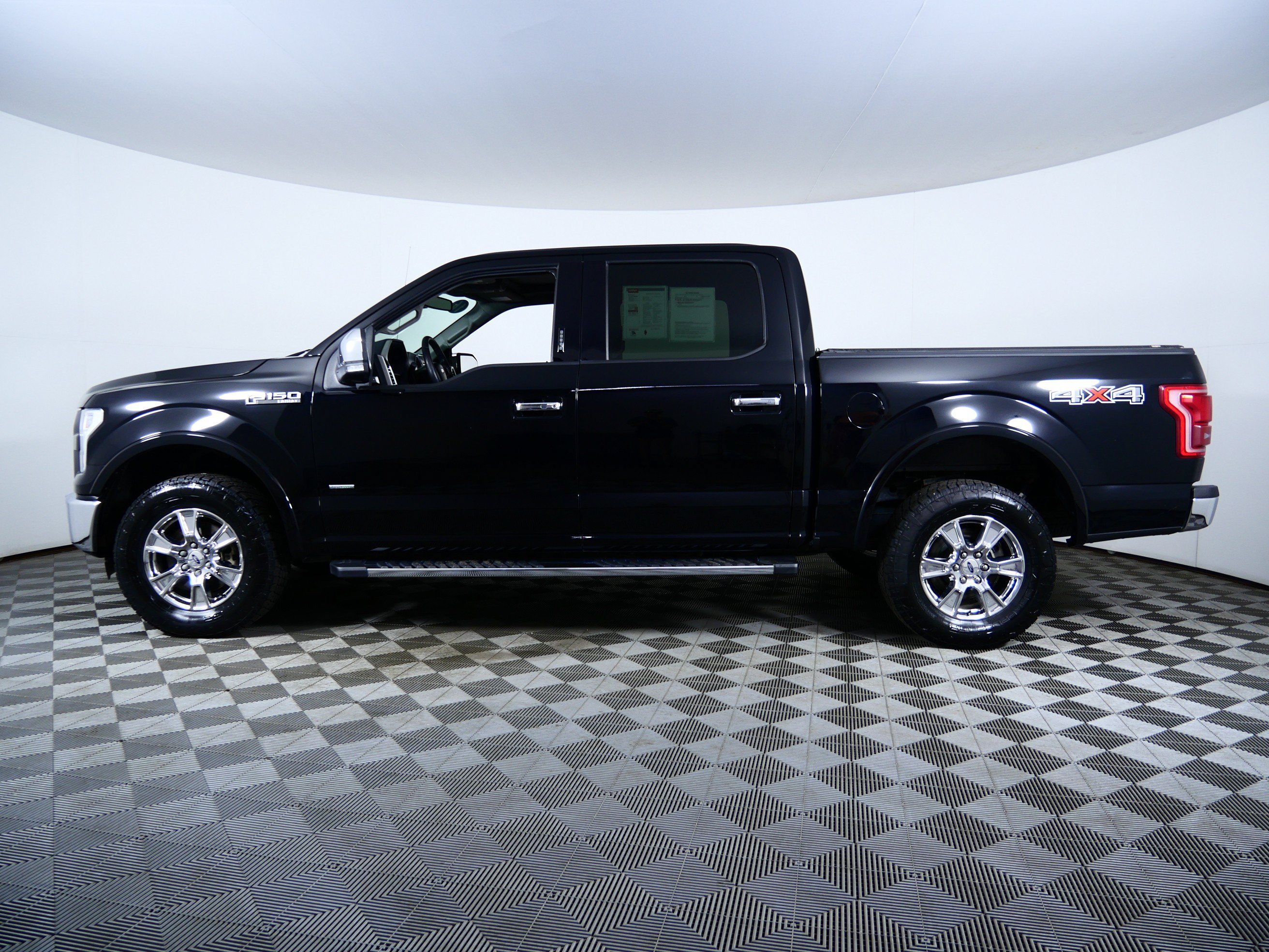 Used 2016 Shadow Black Ford Lariat image 4