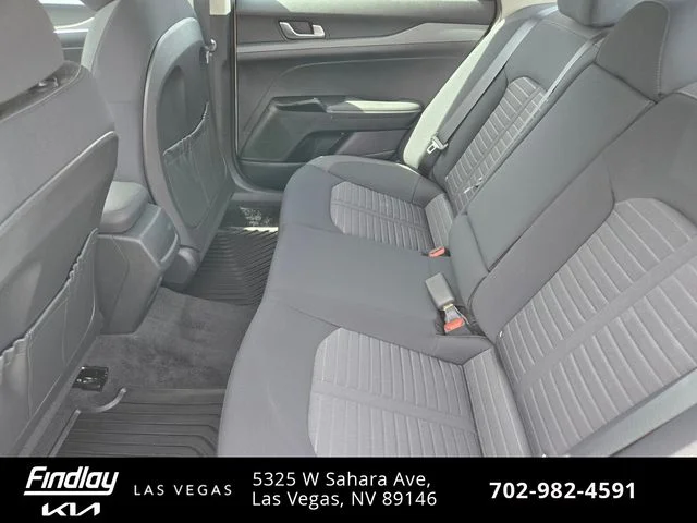 2026 Kia K5 LXS - Photo 11