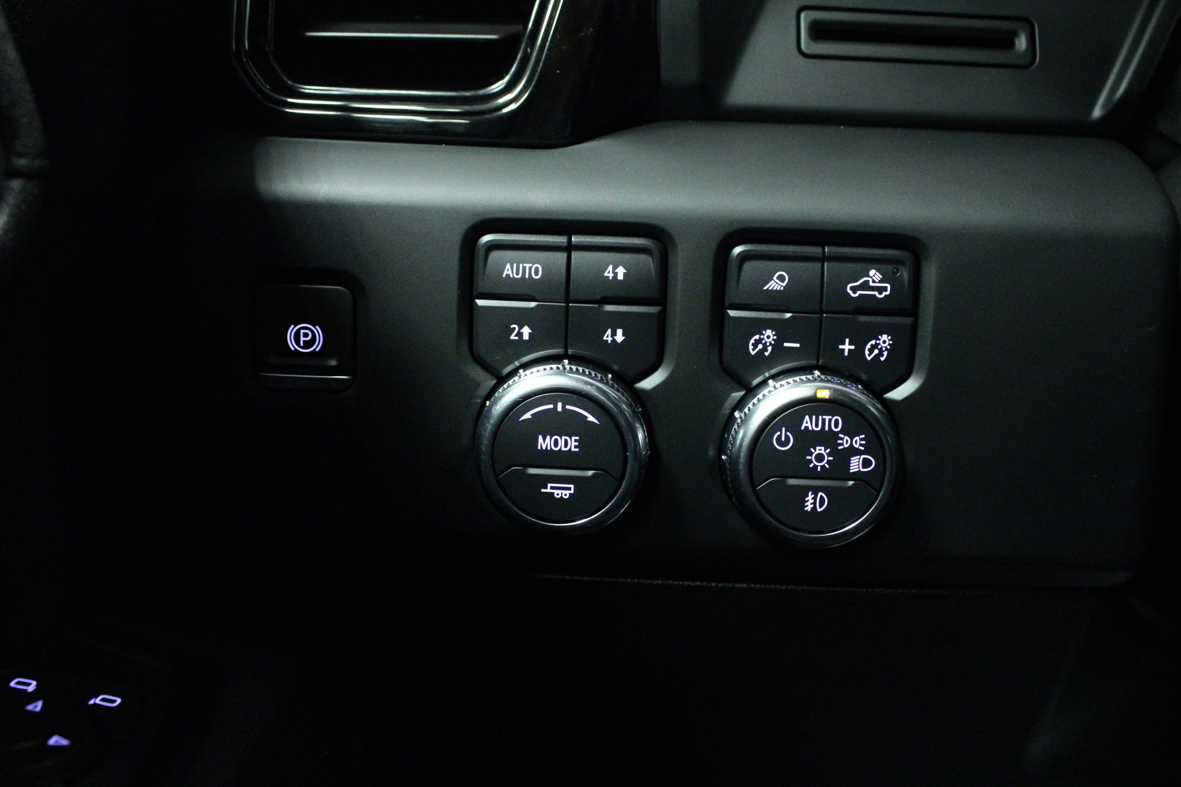 Used 2024 Onyx Black GMC AT4 image 19
