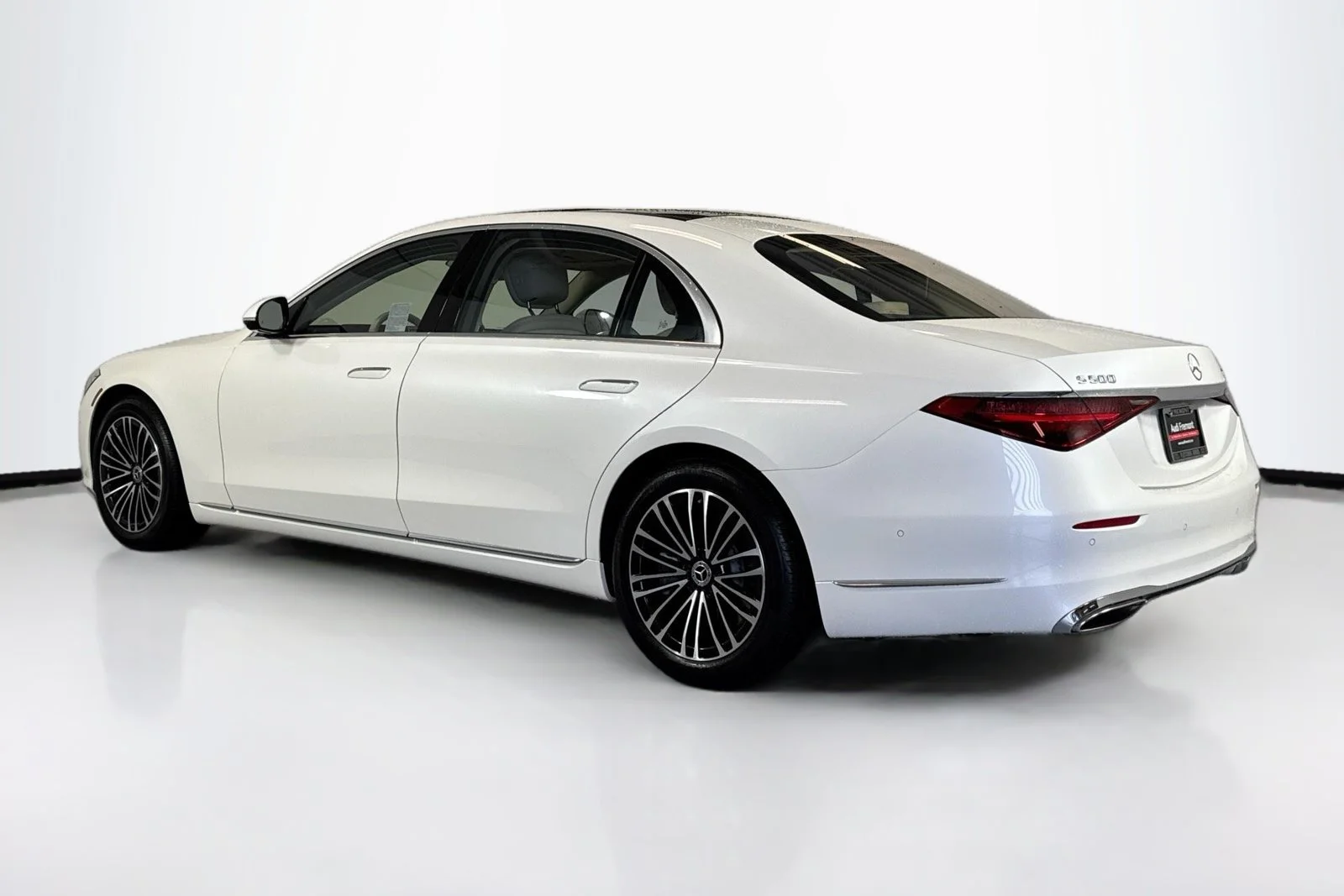 Used 2023 Manufaktur Diamond White Mercedes-Benz S 500 image 7