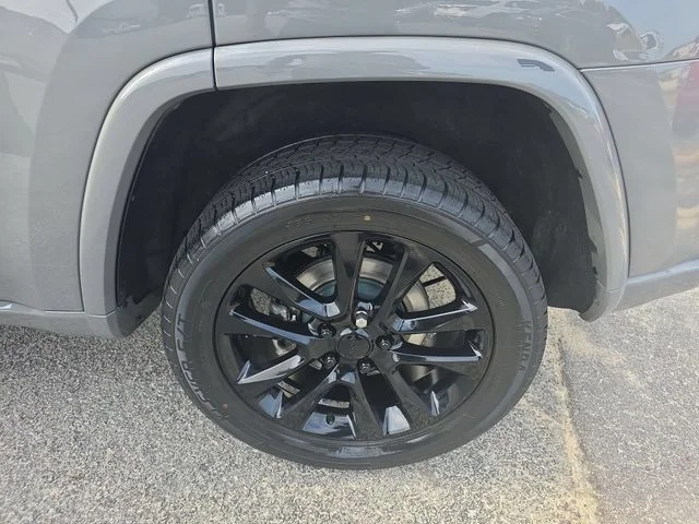 Used 2021 Gray Jeep Laredo X image 33