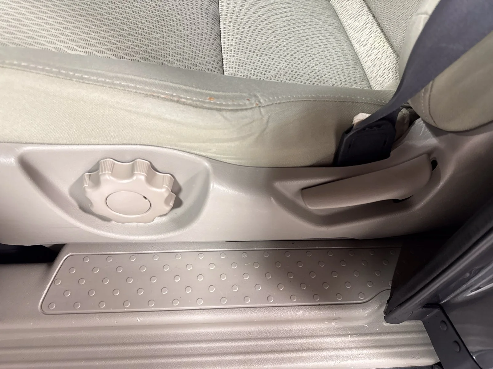 Used 2011 Polished Metal Metallic Honda EX image 11