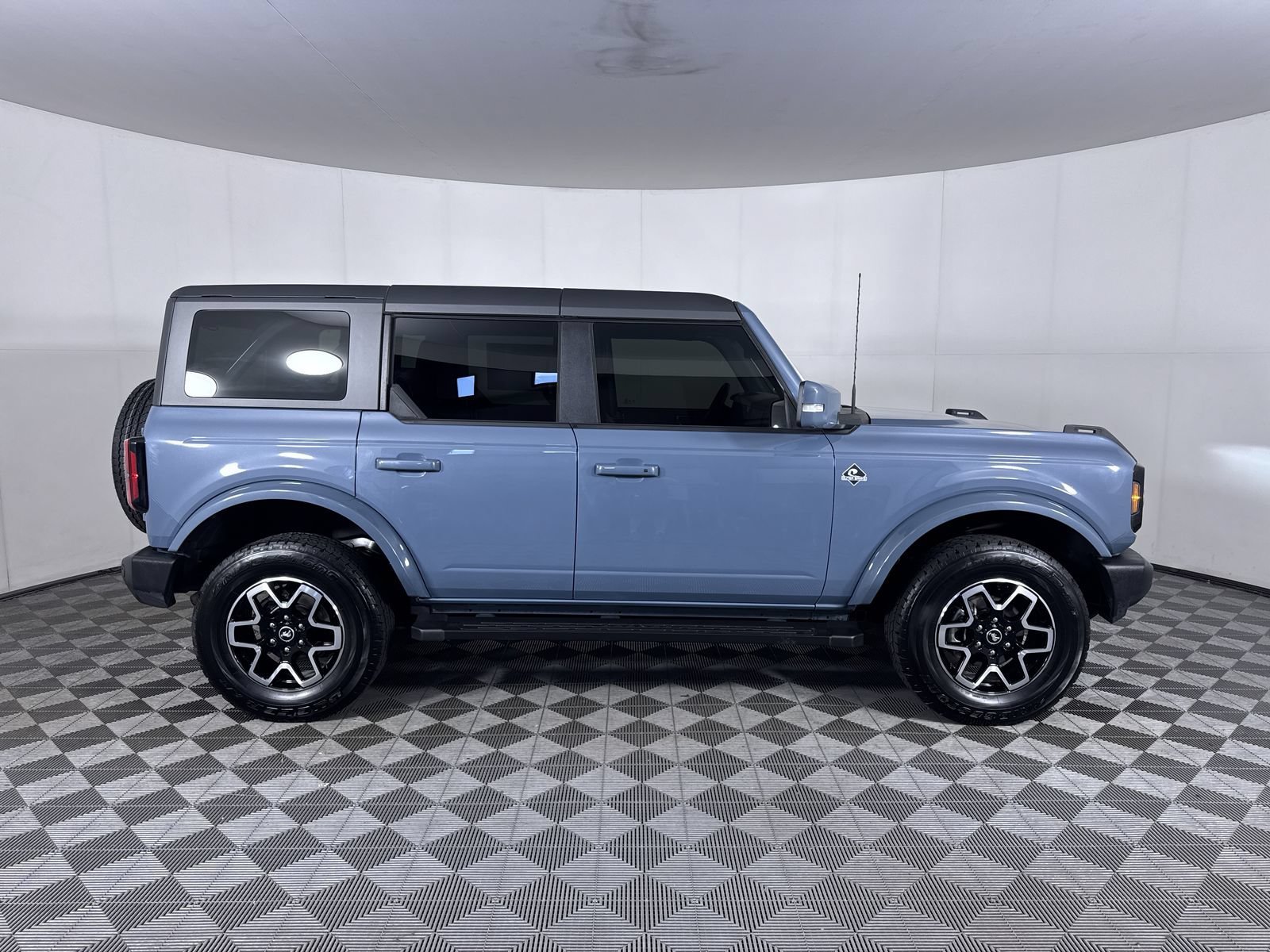 Used 2024 Azure Gray Metallic Tri-Coat Ford Outer Banks image 10
