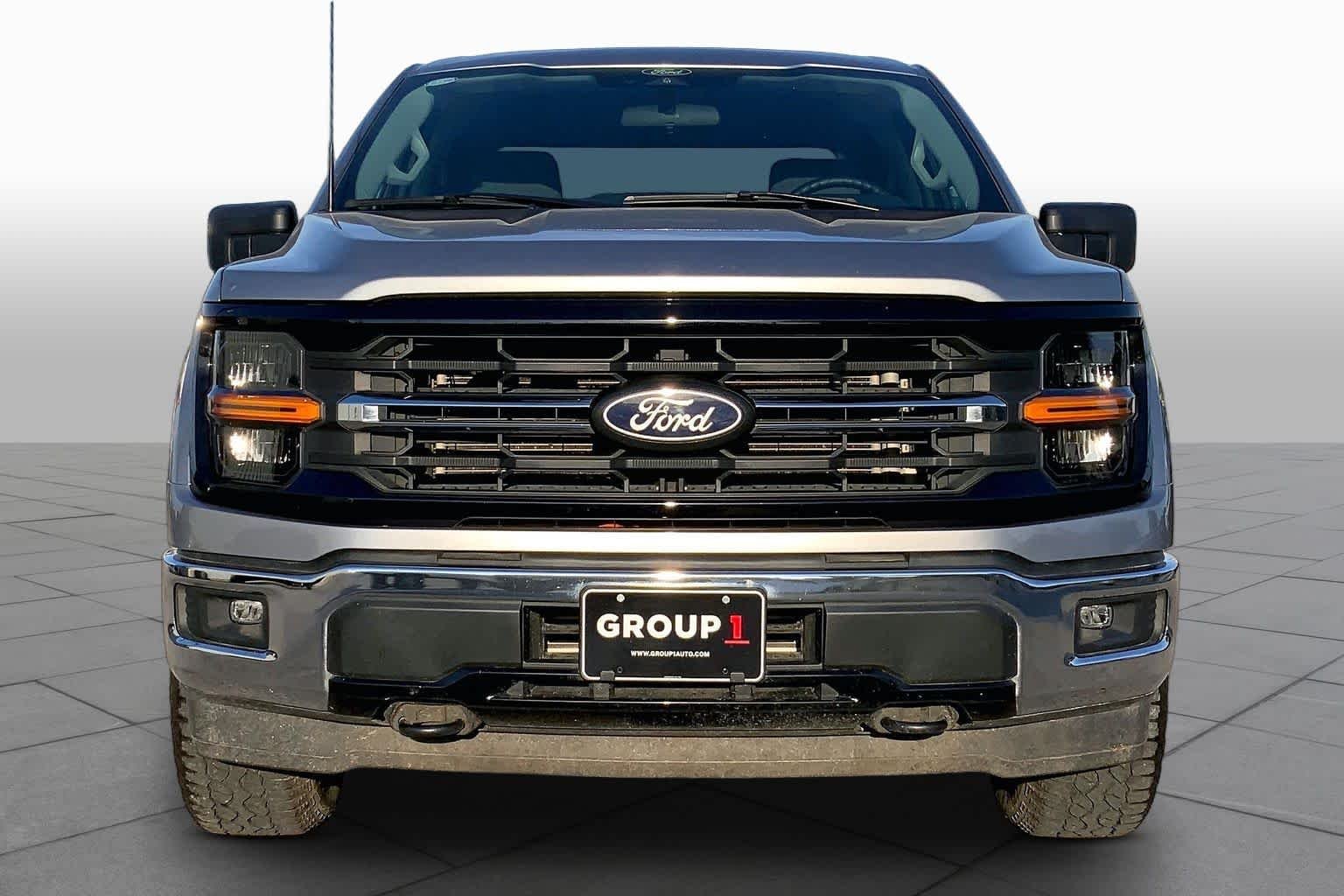 Used 2025 Iconic Silver Ford XLT image 4