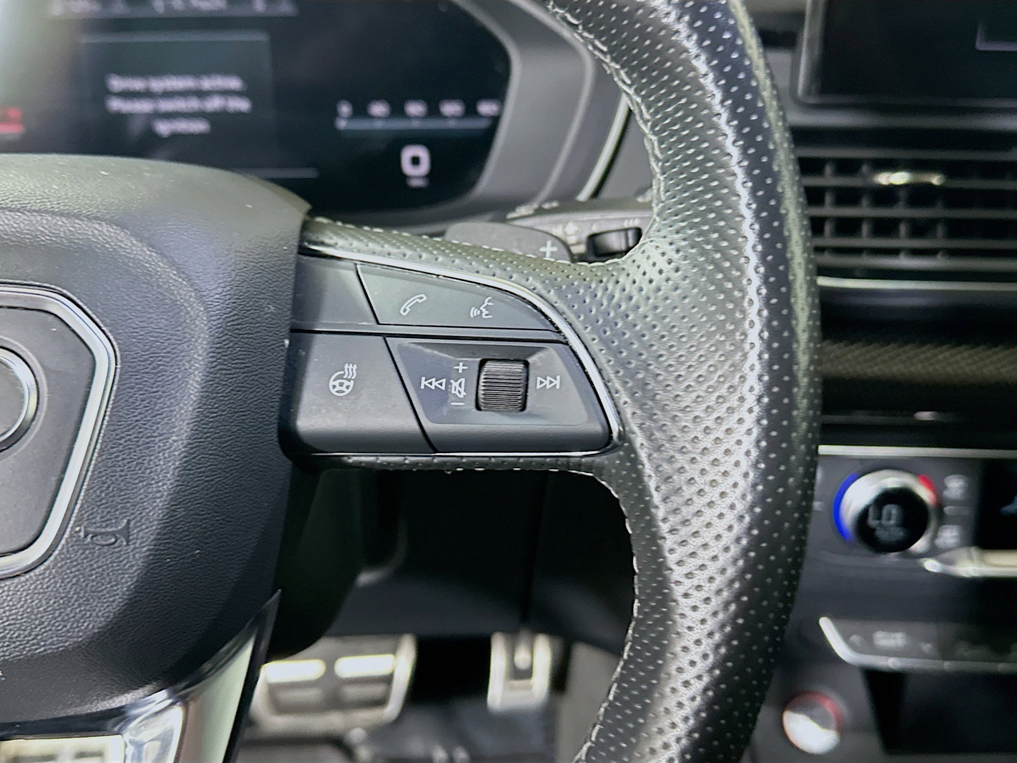 2023 Audi SQ5 Premium Plus - Photo 17