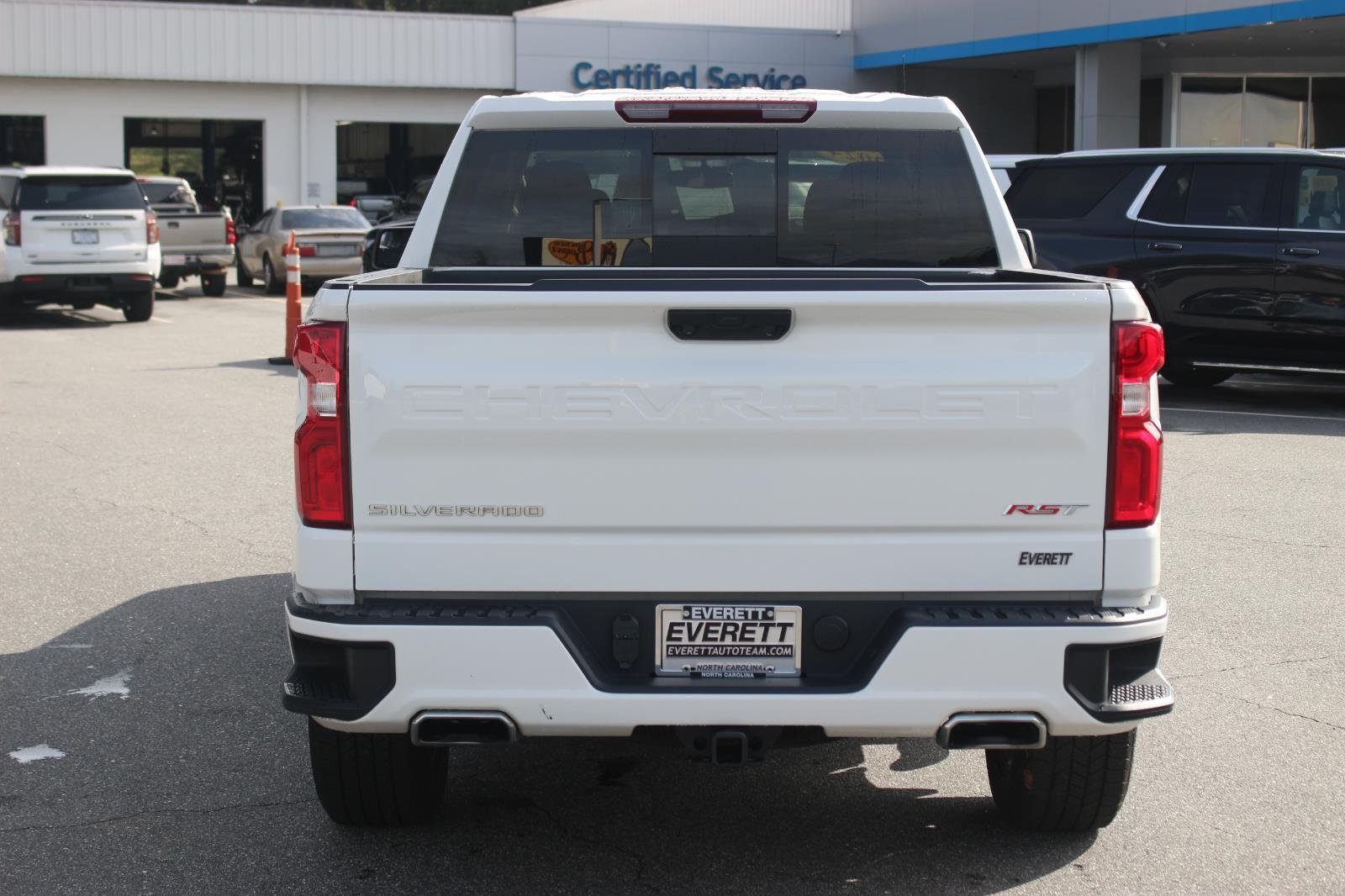 Used 2024 Summit White Chevrolet RST image 6