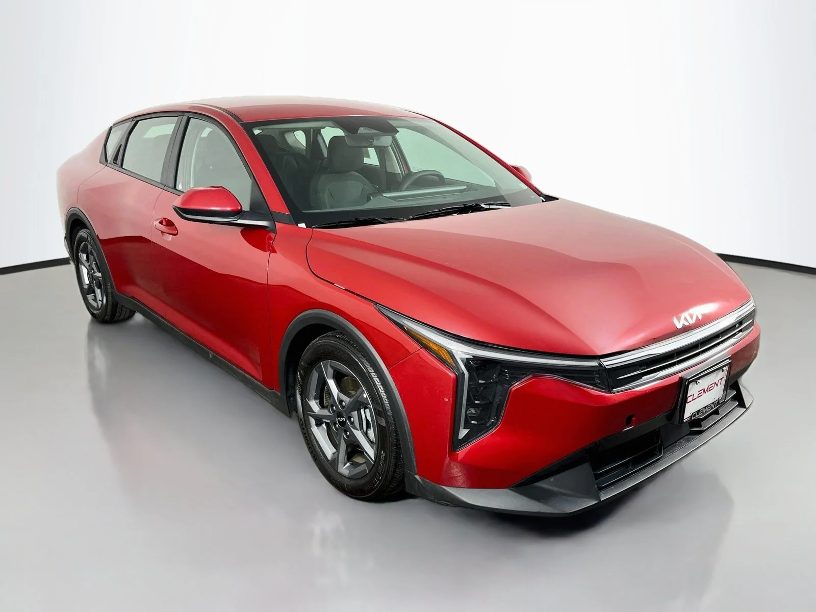 Used 2025 Red Kia LXS image 3