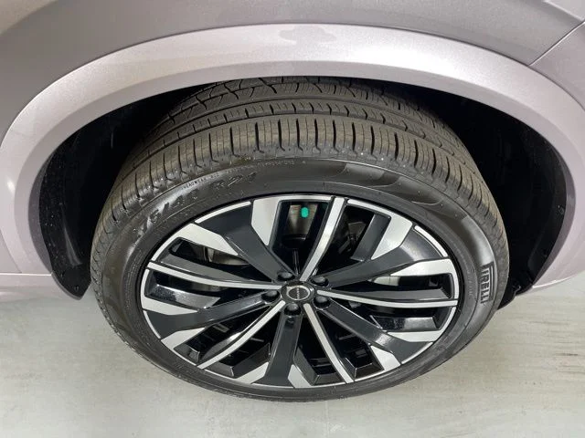 2026 Volvo XC90 Plus - Photo 11