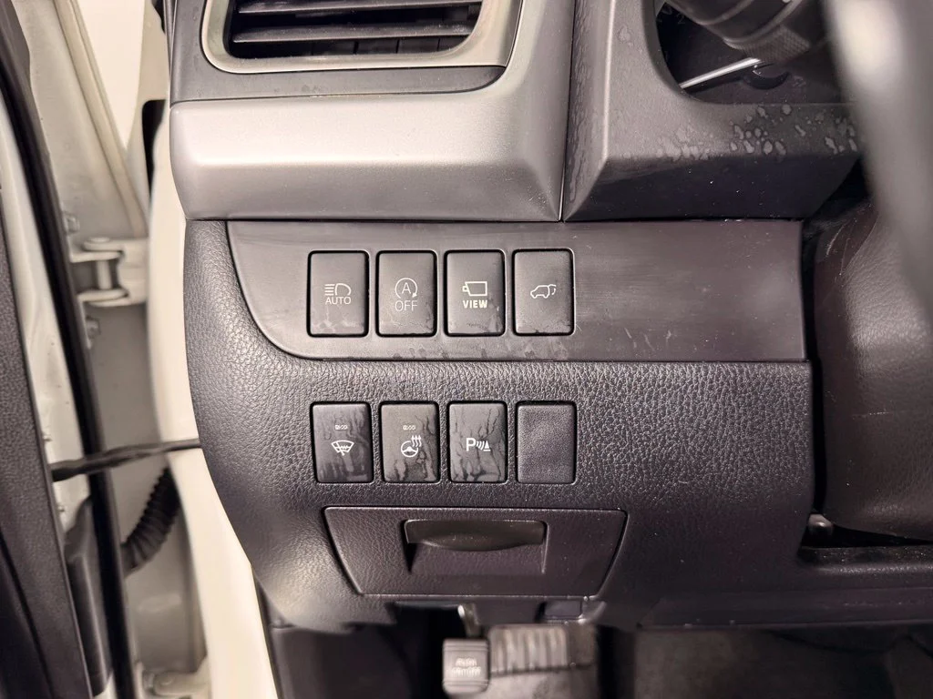 Used 2019 White Toyota Limited Platinum image 28