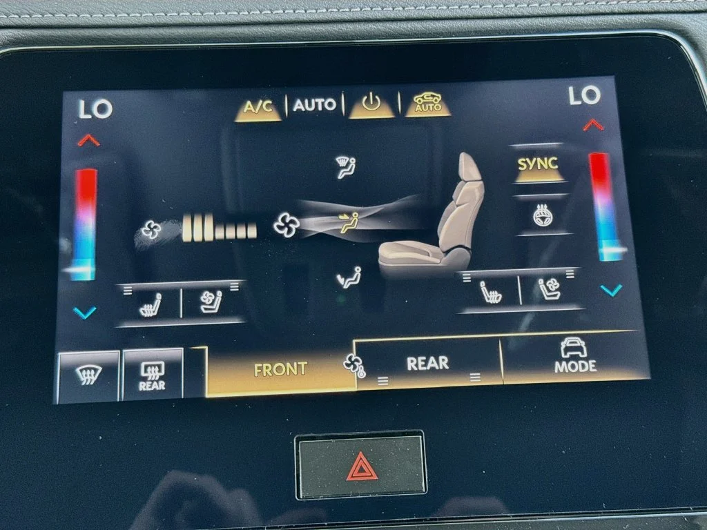 New 2027 RADIANT WHITE INFINITI Luxe 4WD image 16