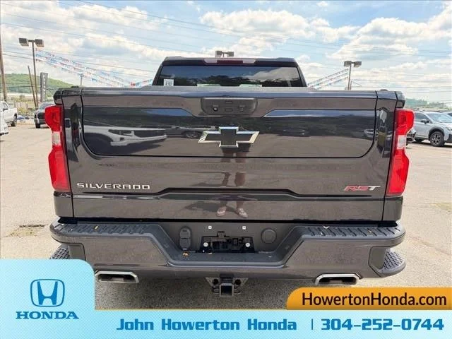 Used 2022  Chevrolet RST image 7