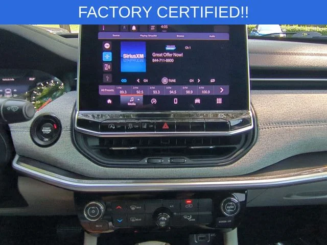 Used 2024 White Jeep Latitude image 23