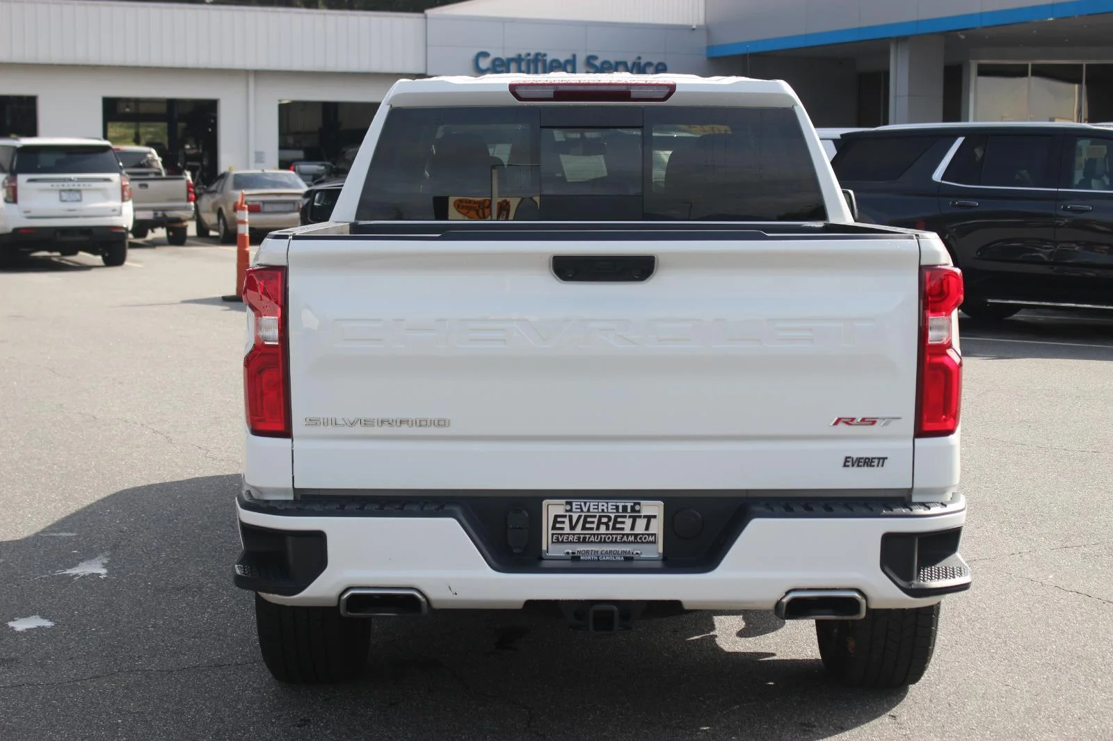 Used 2024 Summit White Chevrolet RST image 6