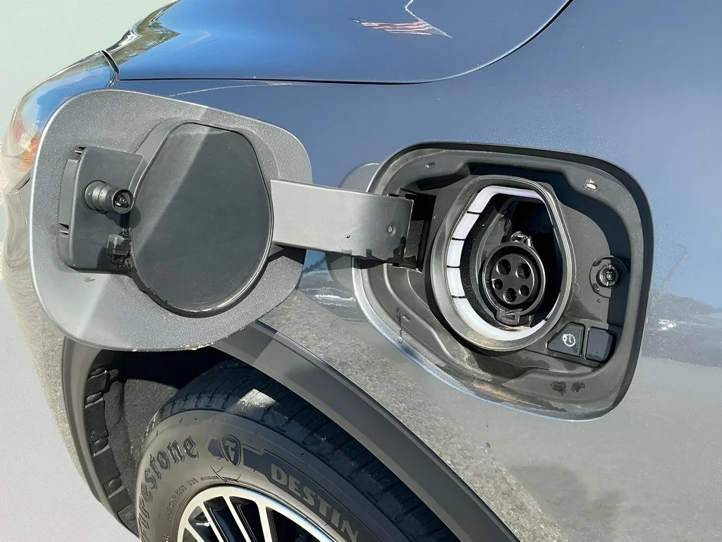 Used 2022 Gray Ford SE image 24