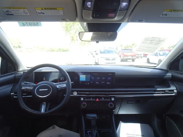 Used 2025 Green Hyundai SEL image 11