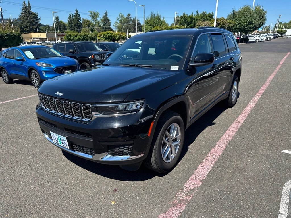 Used 2025 Black Jeep Laredo image 3