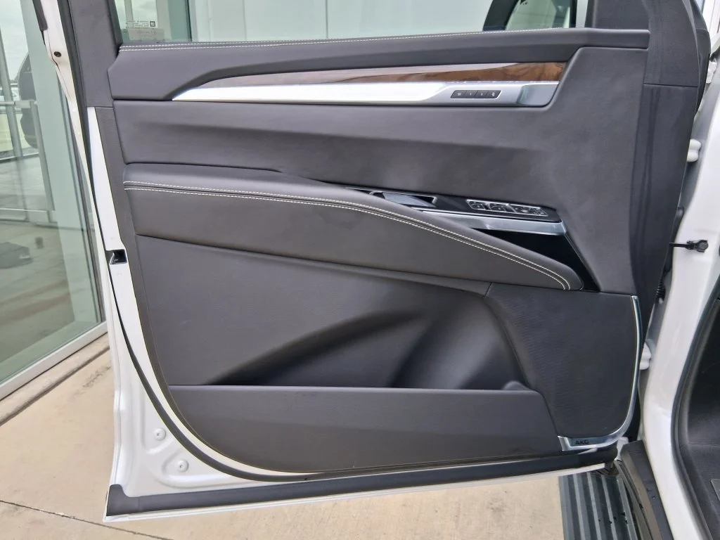 Used 2025 Crystal White Tricoat Cadillac Sport Platinum image 18