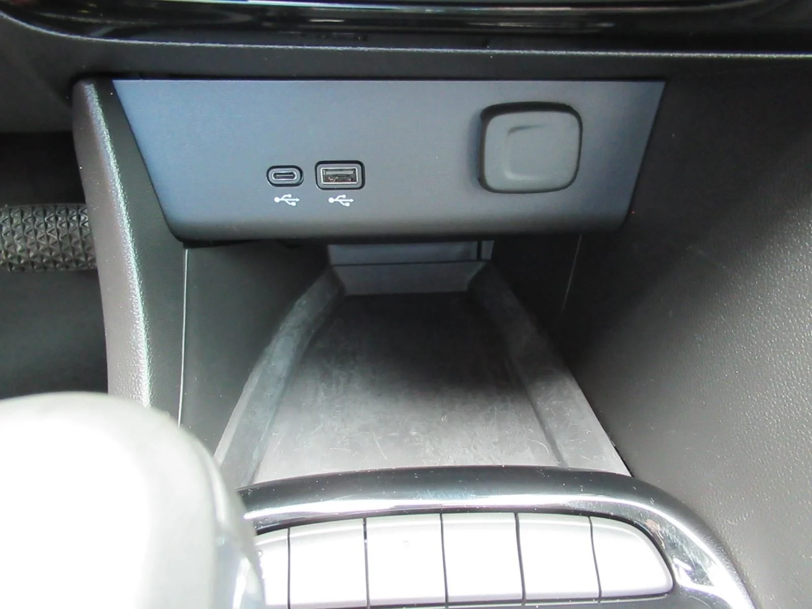 Used 2025 Blue Buick Sport Touring image 29