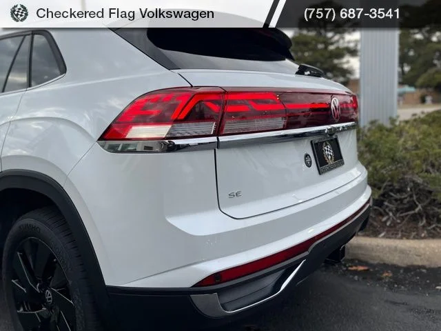 New 2026 White Volkswagen 2.0T SE w/Technology image 9