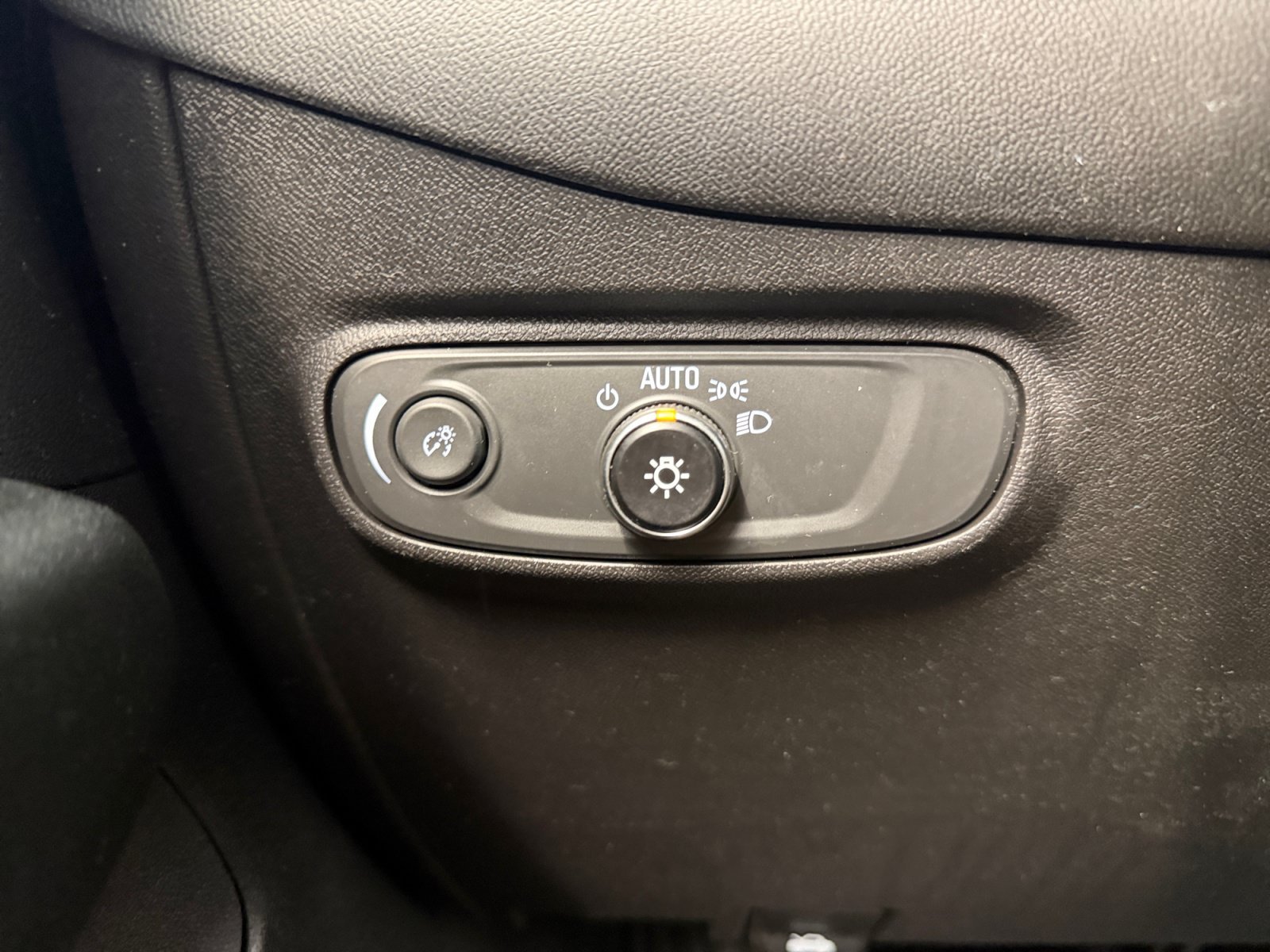 Used 2022 Silver Ice Metallic Chevrolet LS image 17