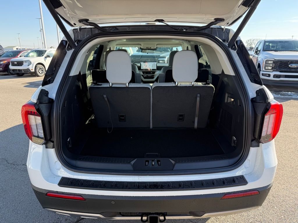 New 2026 Star White Metallic Tri-Coat Ford Active image 36
