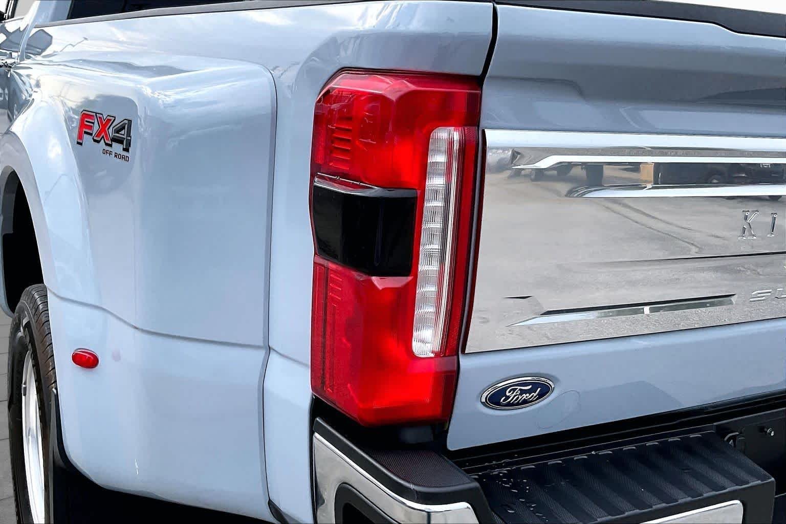 Used 2024 Glacier Gray Metallic TriCoat Ford King Ranch image 24
