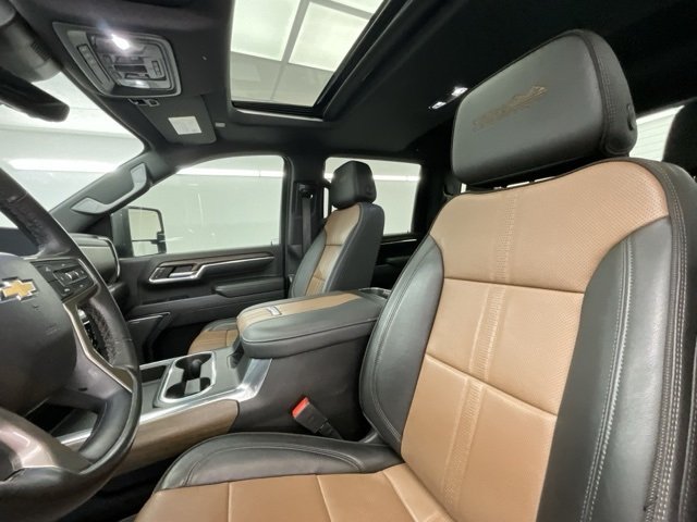 2024 Chevrolet Silverado 2500HD High Country photo 3