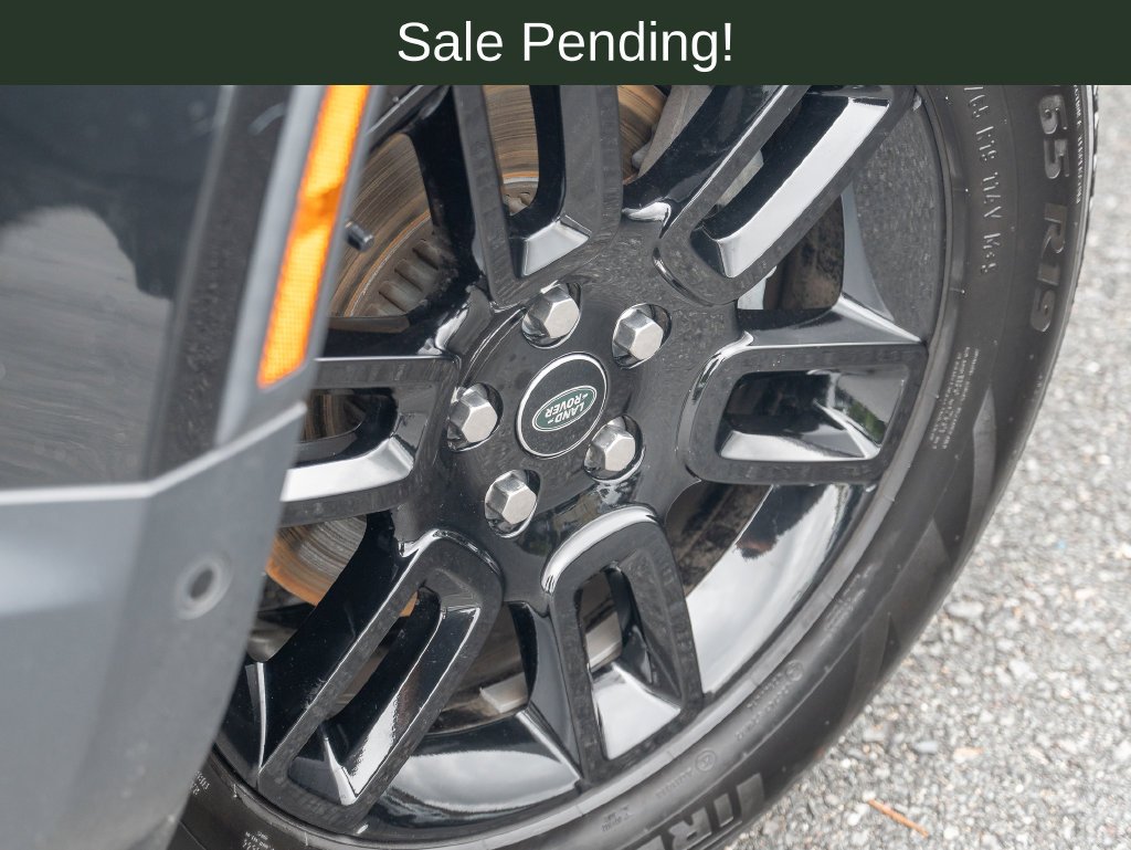 Used 2024 Santorini Black Metallic Land Rover S image 11