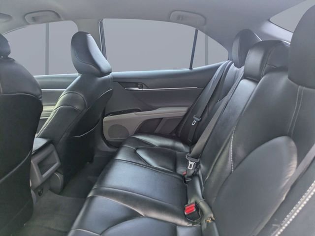 Used 2018 Gray Toyota SE image 12