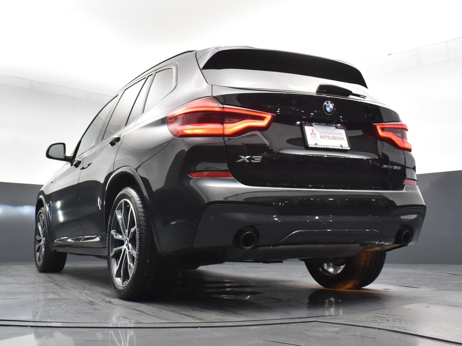Used 2021 Black BMW xDrive30i image 25