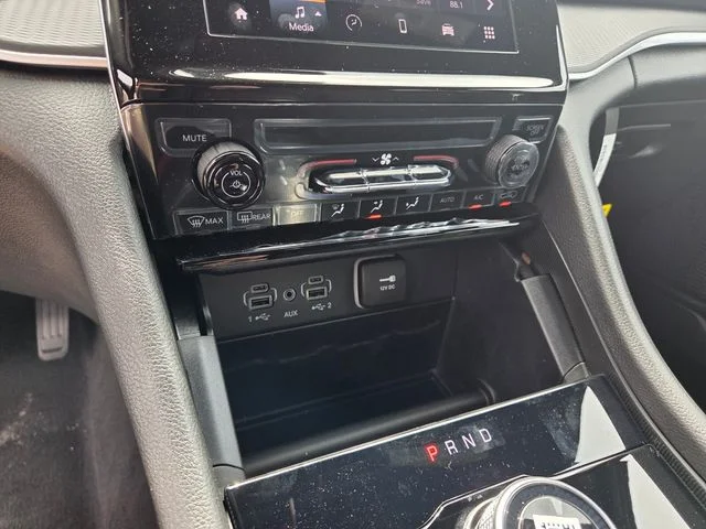 New 2026 Silver Zynith Exterior Paint Jeep Laredo image 24