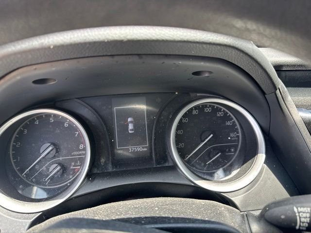 Used 2022 White Toyota LE image 8