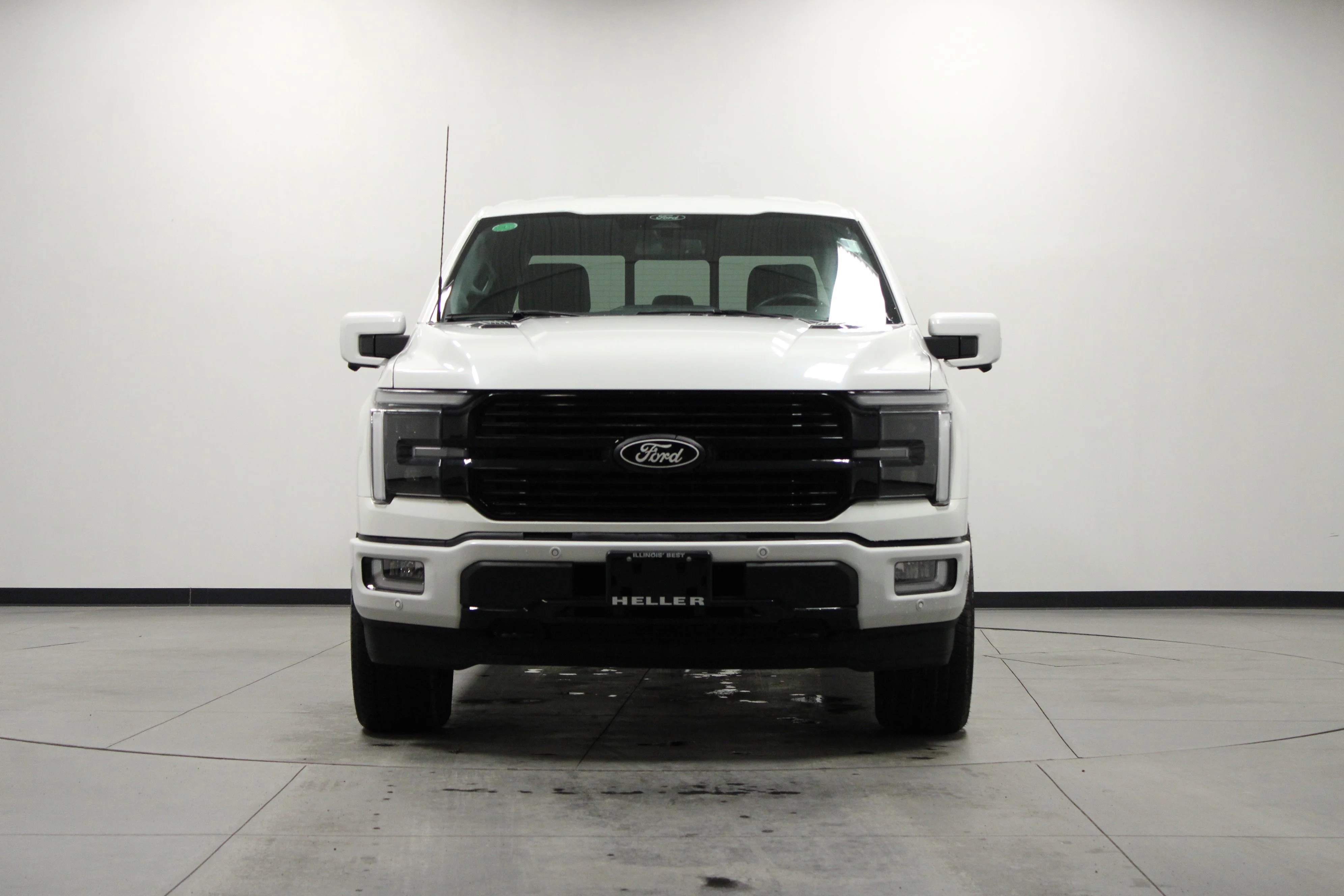 Used 2024 Star White Metallic Tri-Coat Ford Platinum image 9
