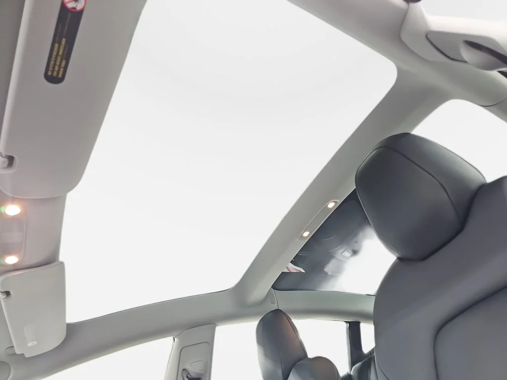 Used 2020  Tesla Long Range image 31