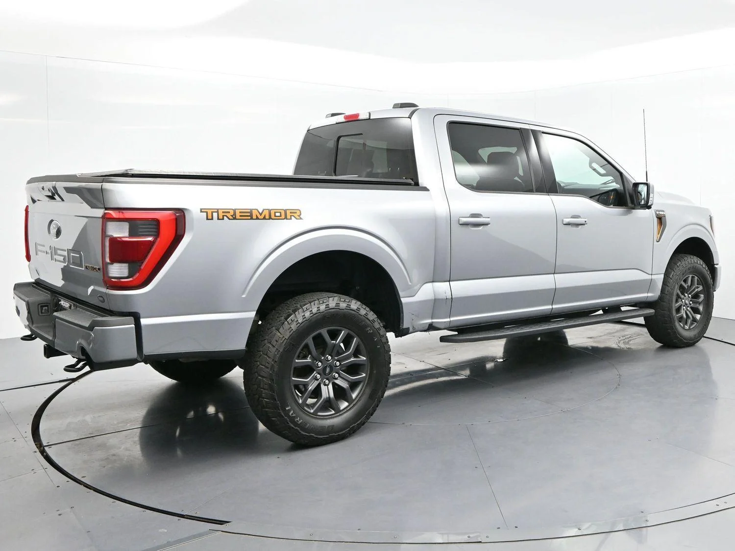 Used 2023 Iconic Silver Ford Tremor image 7