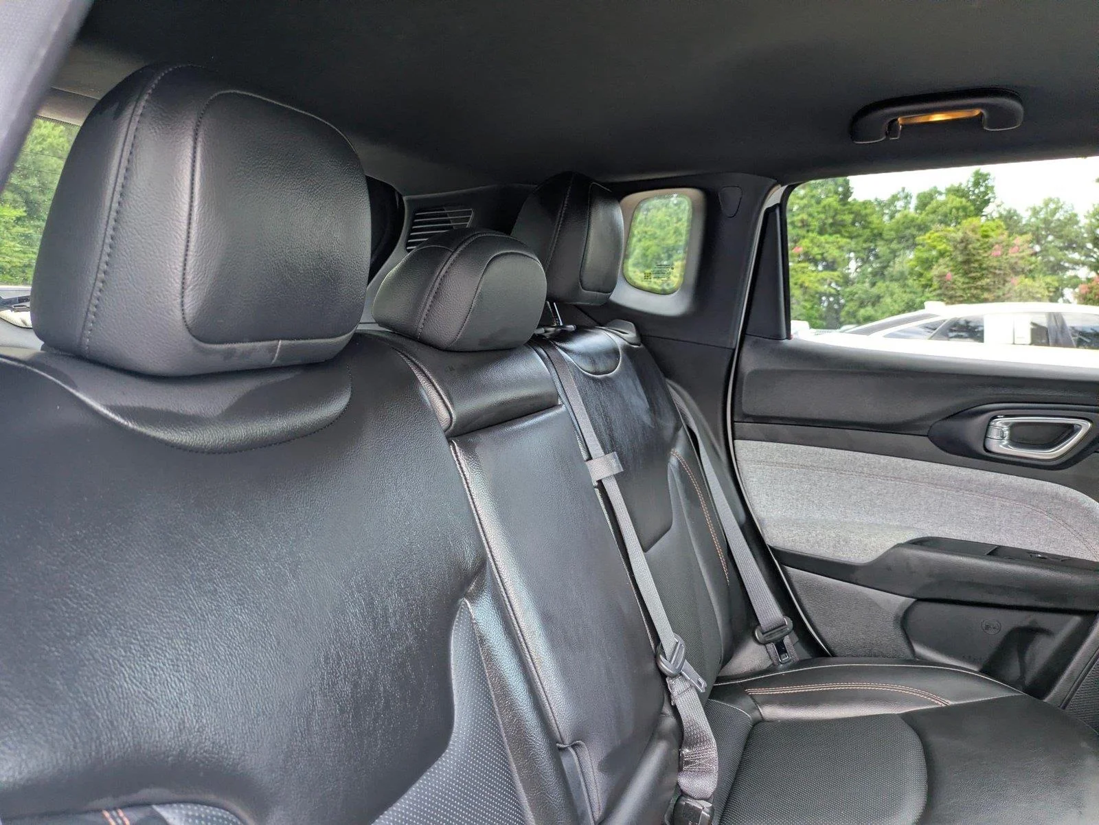 Used 2023 Bright White Clearcoat Jeep Latitude Lux image 30