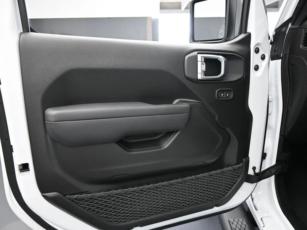 New 2026 Bright White Clear-Coat Exterior Paint Jeep Sport image 15