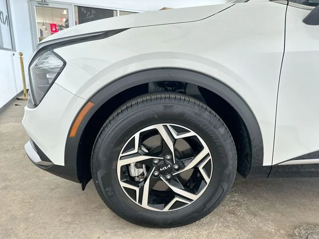 Used 2023 White Kia LX image 20