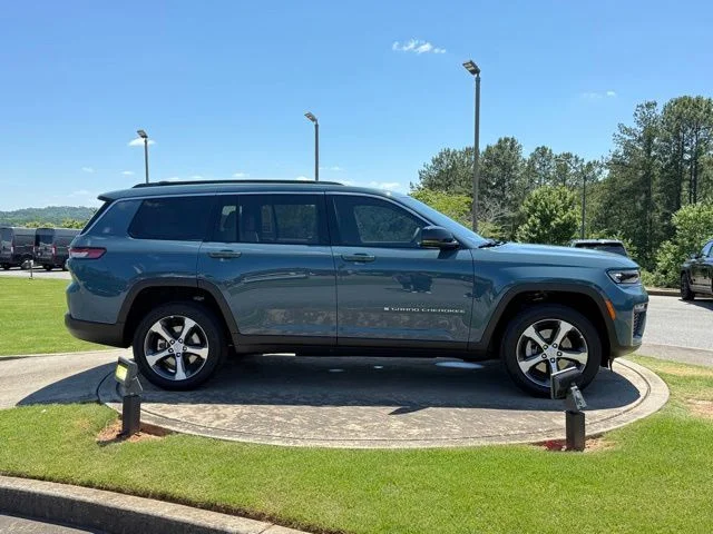 New 2026 Steel Blue Exterior Paint Jeep Limited image 8