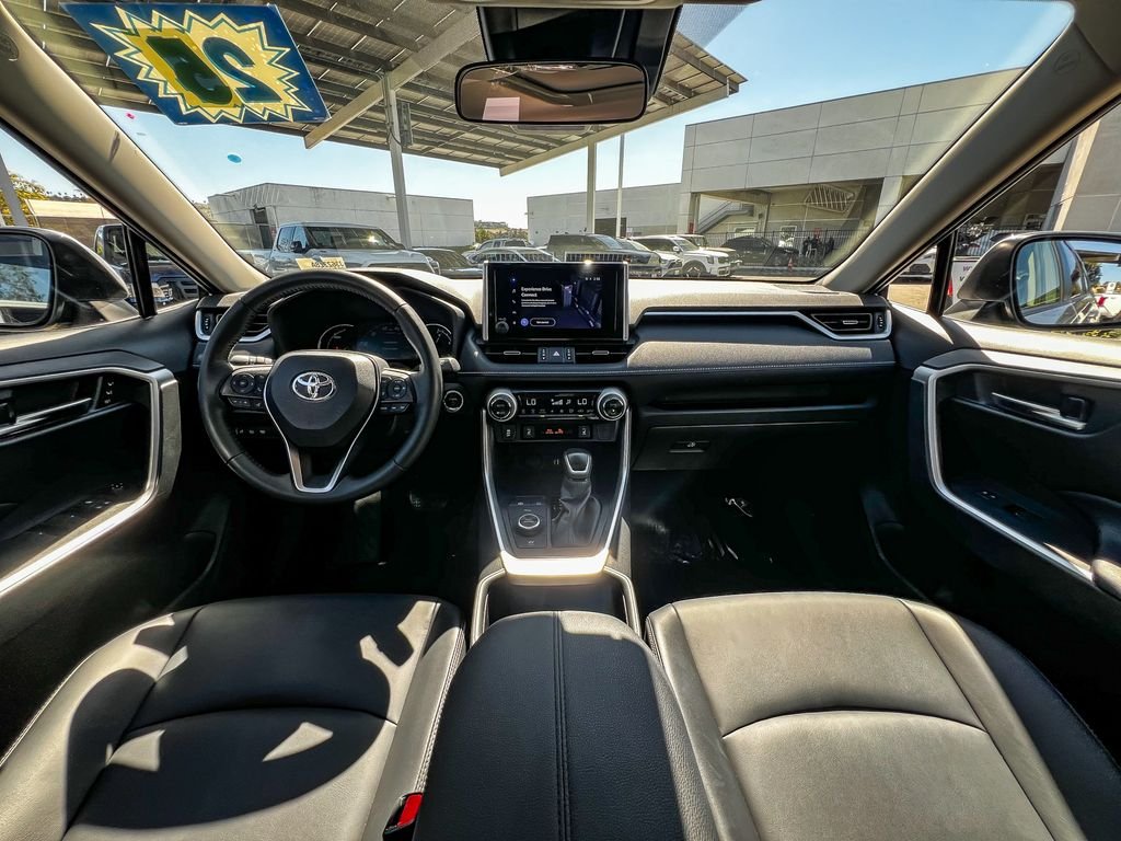 Used 2024 Silver Sky Metallic Toyota XLE Premium image 11
