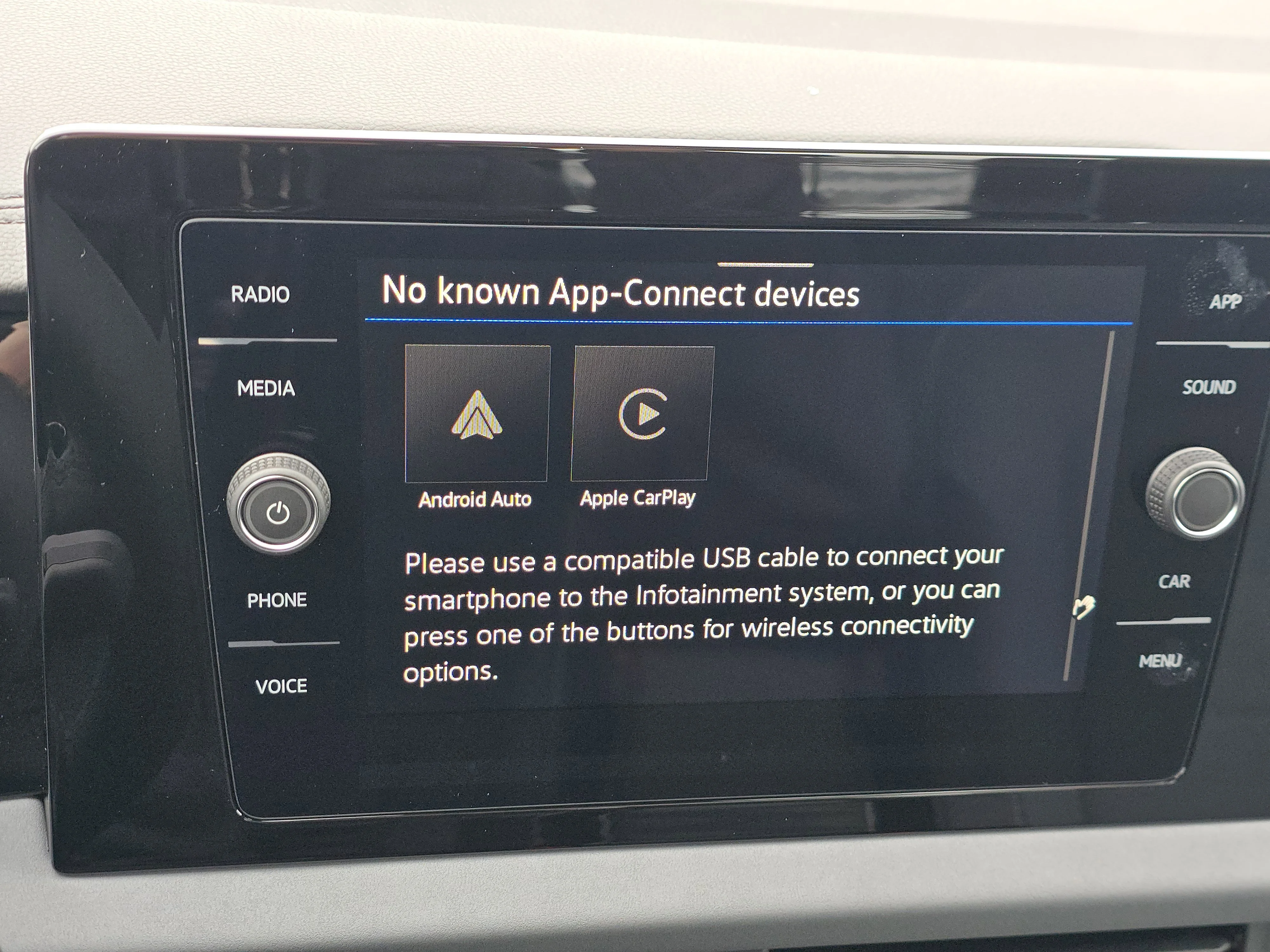 New 2026 Opal White Pearl Volkswagen SE image 12