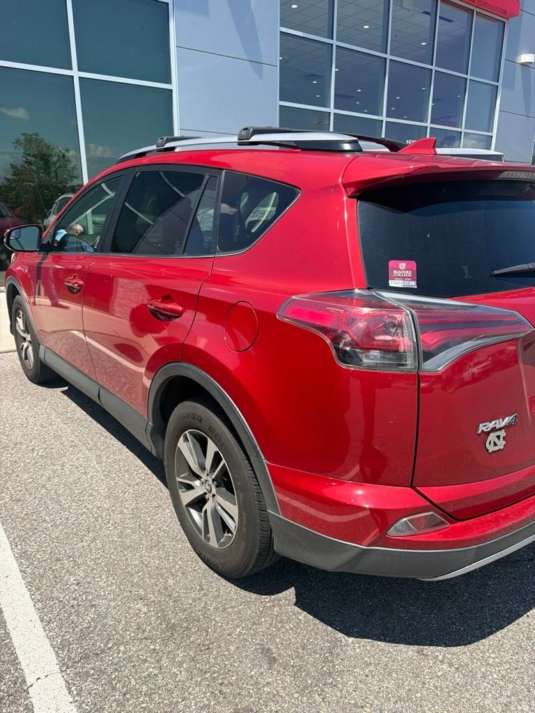 Used 2017 Red Toyota XLE image 4