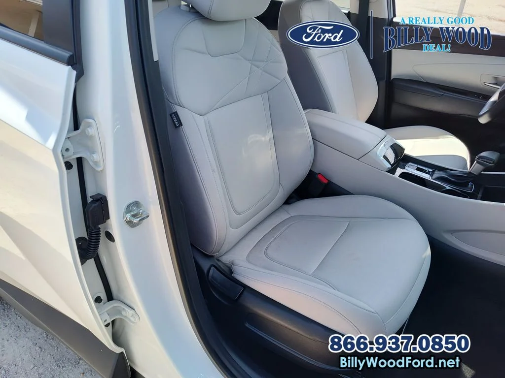 Used 2025 White Pearl Hyundai SEL image 22