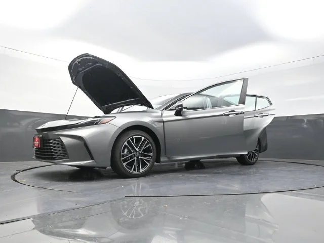 Used 2026  Toyota XLE image 41
