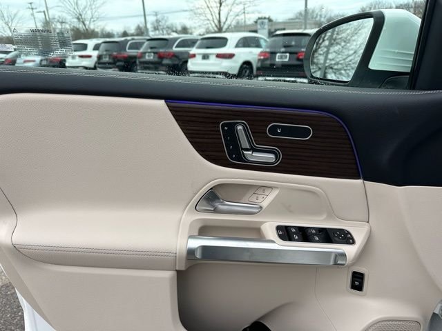 New 2026 Polar White Mercedes-Benz GLB 250 image 12